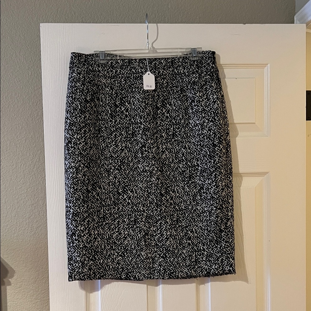White House Black Market Skirt